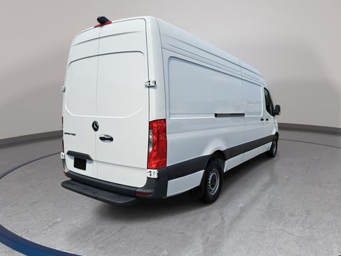 Used 2024 Mercedes-Benz eSprinter 170 Cargo image 6