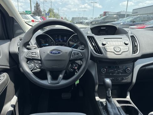 Used 2017 Ford Escape SE AWD/4WD image 2