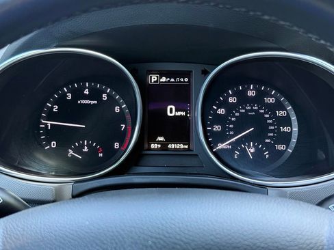Used 2017 Hyundai Santa Fe Limited FWD image 11
