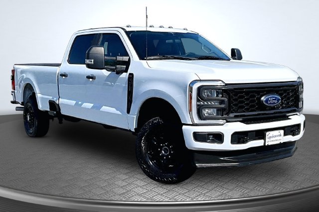 Used 2023 Ford F250 XL w/ STX Appearance Package AWD/4WD image 3