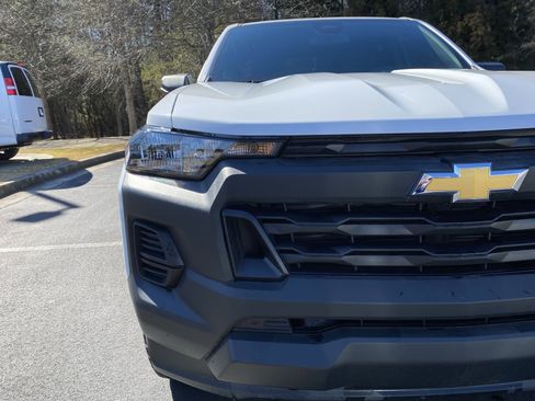 Used 2025 Chevrolet Colorado W/T w/ WT Convenience Package II image 13