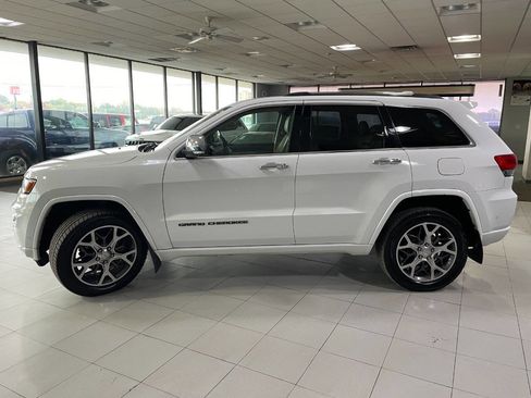 Used 2019 Jeep Grand Cherokee Overland image 4