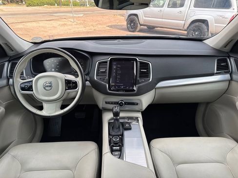 Used 2016 Volvo XC90 T5 Momentum image 21