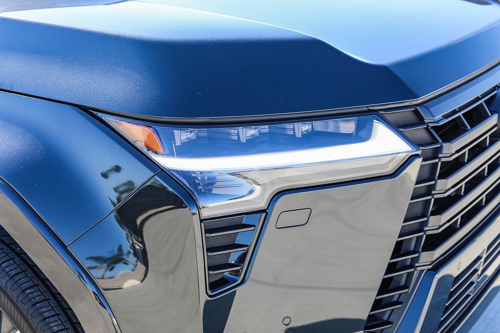 Certified 2025 Lexus GX 550 w/ Cold Area Package AWD/4WD image 8