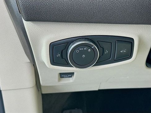 Used 2019 Lincoln MKC Reserve w/ MKC Climate Package AWD/4WD image 10