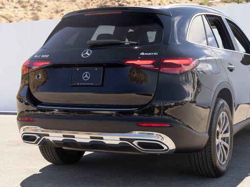 Used 2026 Mercedes-Benz GLC 300 4MATIC image 11