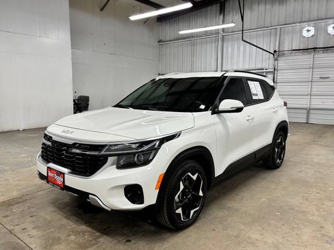 Used 2025 Kia Seltos S FWD image 3