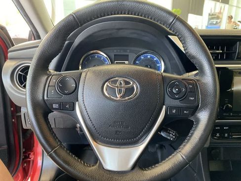 Used 2017 Toyota Corolla SE w/ SE Premium Package FWD image 17