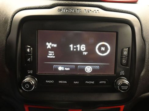 Used 2017 Jeep Renegade Altitude FWD image 17
