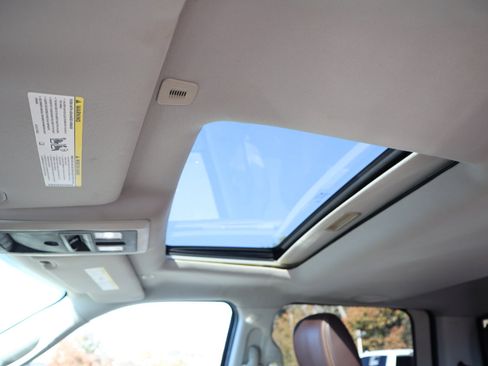 Used 2017 RAM 2500 Longhorn image 12