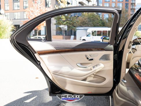 Used 2016 Mercedes-Benz S 550 Sedan image 46