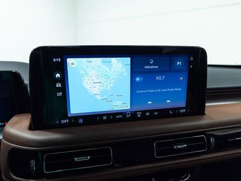 Used 2025 Lincoln Aviator Reserve w/ Equipment Group 201A image 17