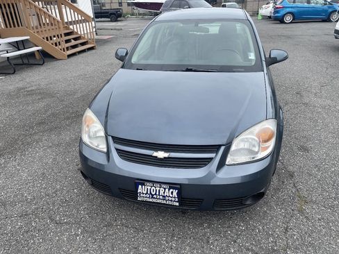Used 2005 Chevrolet Cobalt LS w/ Preferred Equipment Group FWD image 2