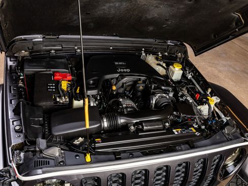 Used 2021 Jeep Gladiator Overland AWD/4WD image 40