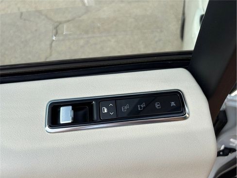 Used 2018 Land Rover Range Rover image 42