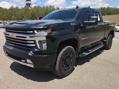 Used 2023 Chevrolet Silverado 2500 High Country w/ Safety Package II AWD/4WD image 2