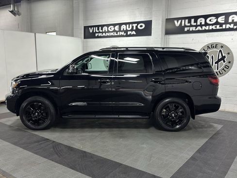 Used 2019 Toyota Sequoia TRD Sport w/ TRD Sport Premium Package AWD/4WD image 10