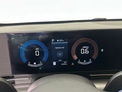 Used 2024 Hyundai Kona SEL AWD/4WD image 17
