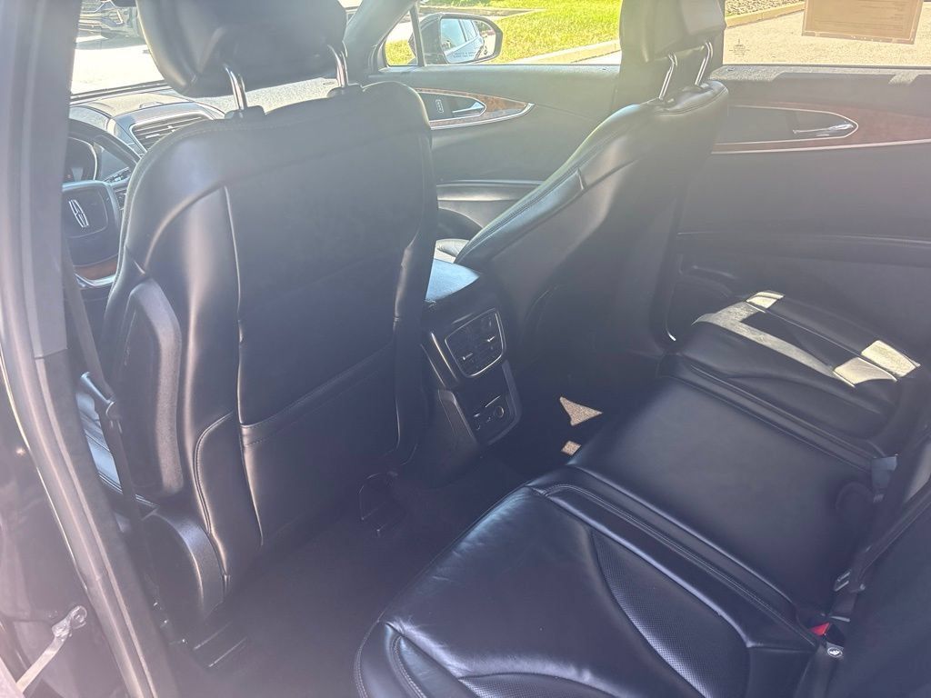 Used 2019 Lincoln Nautilus Select AWD/4WD image 23