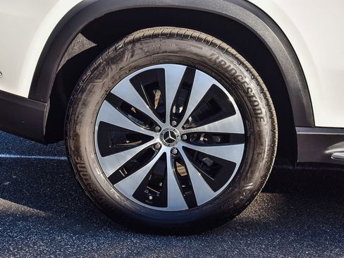 Used 2025 Mercedes-Benz GLE 450e 4MATIC image 11