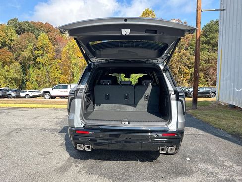 New 2026 Chevrolet Traverse High Country image 35
