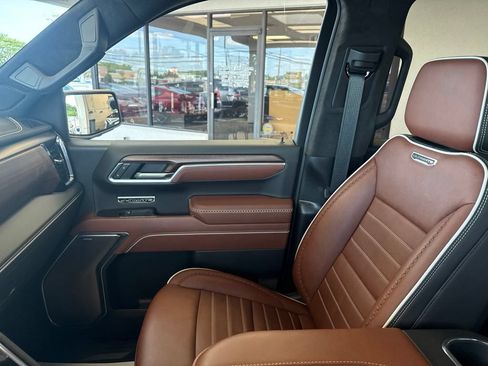 Used 2025 GMC Sierra 1500 Denali Ultimate AWD/4WD image 25