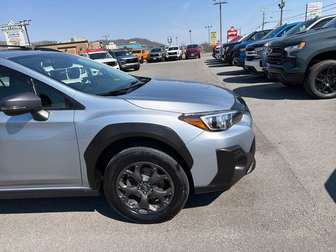 Used 2021 Subaru Crosstrek 2.5i Sport w/ Moonroof Package AWD/4WD image 4