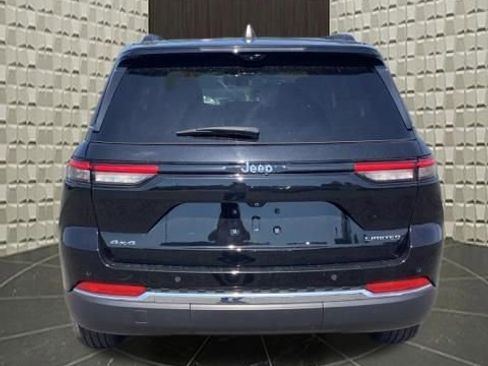 Certified 2023 Jeep Grand Cherokee Limited w/ Luxury Tech Group II AWD/4WD image 5