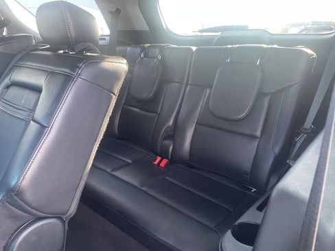 Used 2023 Ford Explorer Limited AWD/4WD image 21