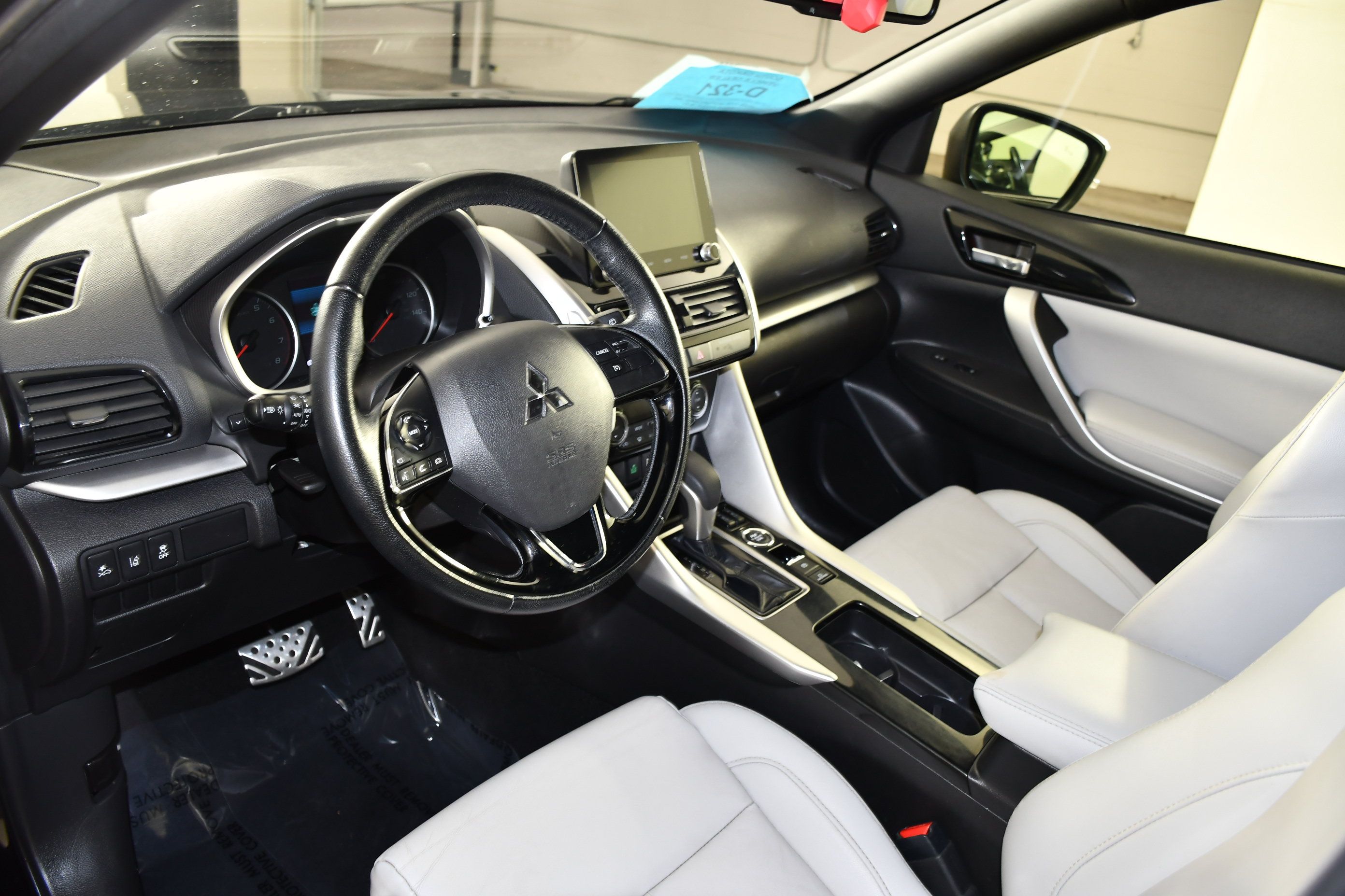 Used 2022 Mitsubishi Eclipse Cross SEL AWD/4WD image 2