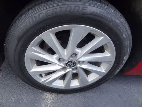 Used 2023 Toyota Camry LE image 9