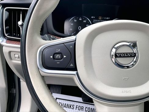 Used 2022 Volvo S60 B5 Momentum w/ Climate Package FWD image 16