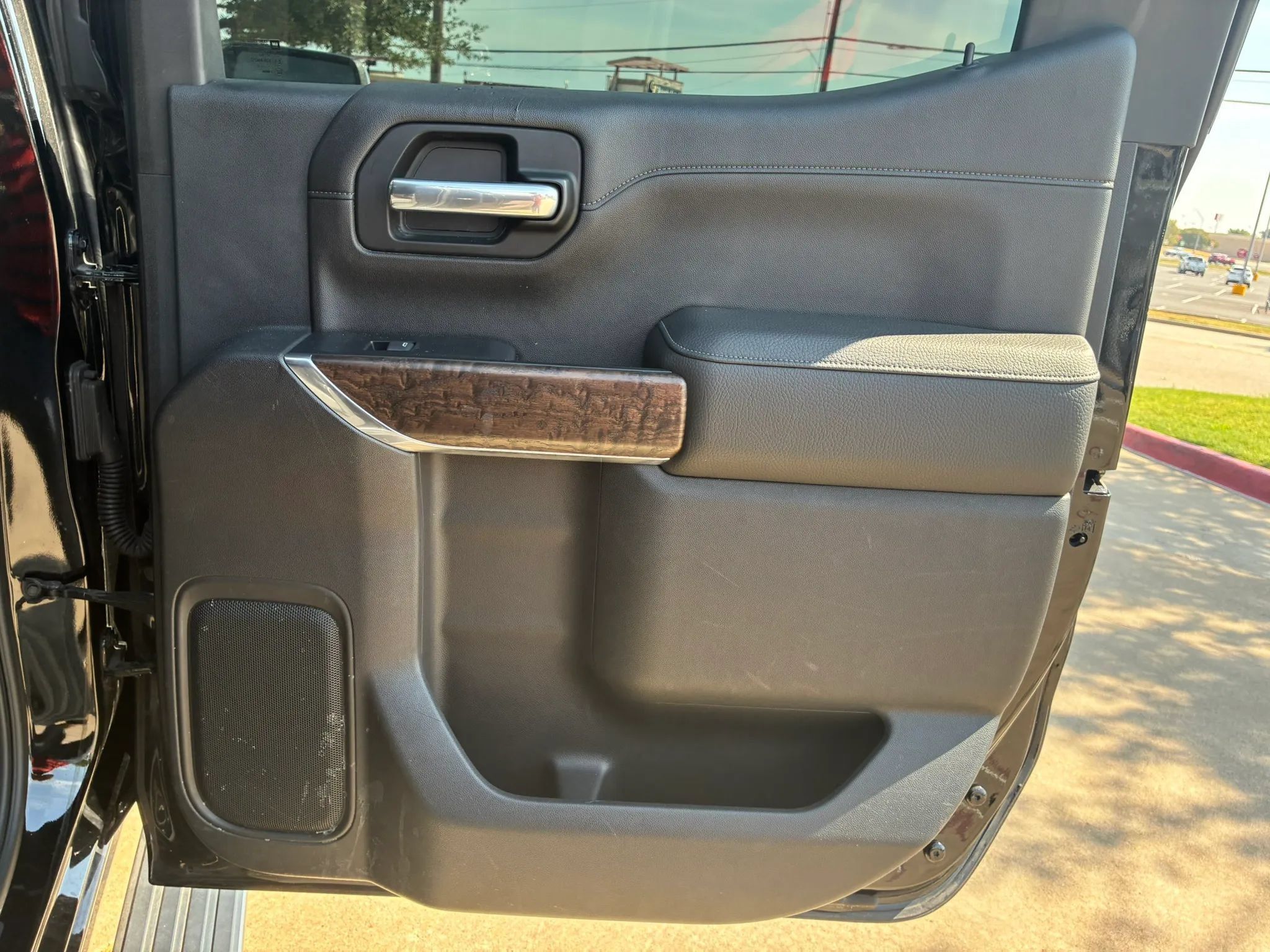 Used 2019 GMC Sierra 1500 Denali w/ Denali Ultimate Package AWD/4WD image 17