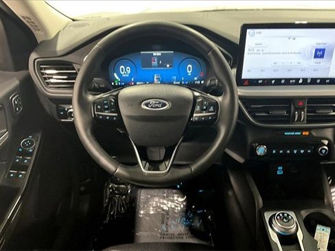Used 2023 Ford Escape Platinum image 8