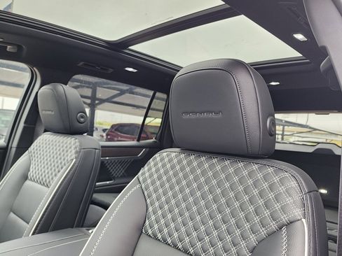 New 2026 GMC Acadia Denali image 17