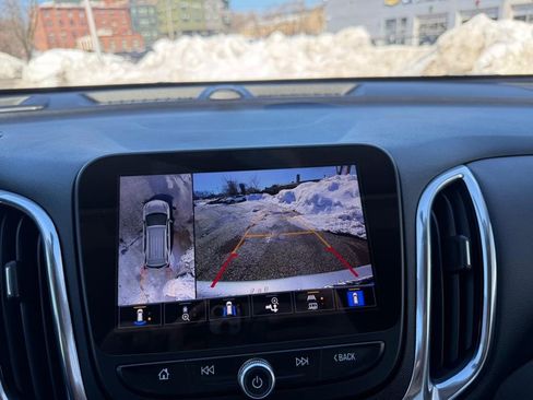 Used 2023 Chevrolet Equinox LT image 21