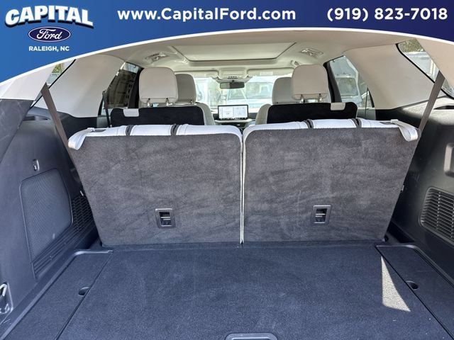 Certified 2025 Ford Explorer Platinum w/ LUX Leather Package AWD/4WD image 16