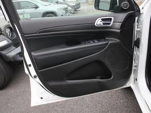 Used 2021 Jeep Grand Cherokee Laredo X image 21