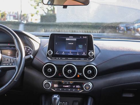 Used 2023 Nissan Sentra SR w/ SR Premium Package image 18