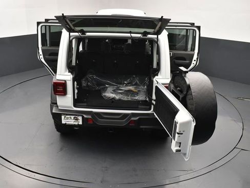 Used 2025 Jeep Wrangler Unlimited Sport AWD/4WD image 29
