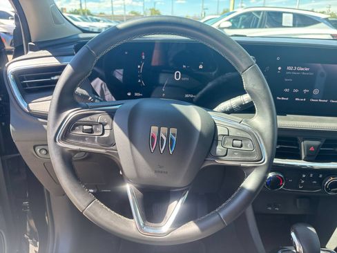 Used 2025 Buick Encore GX Preferred AWD/4WD image 24