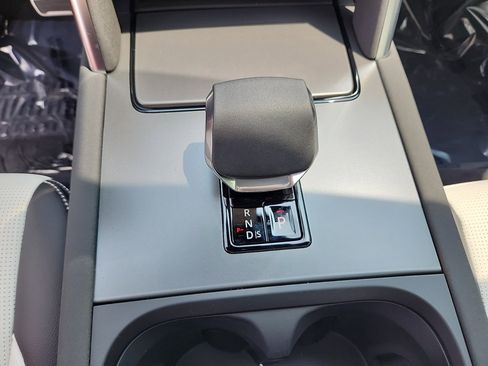 New 2024 Land Rover Discovery Sport Dynamic SE image 16