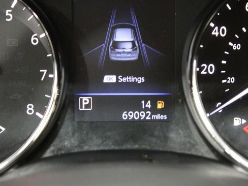 Used 2020 Nissan Rogue SV image 41