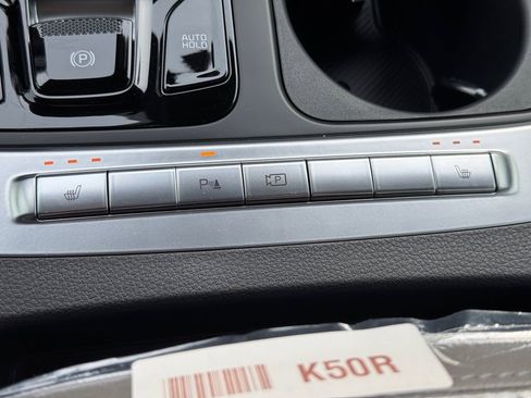 New 2026 Kia Carnival EX image 17