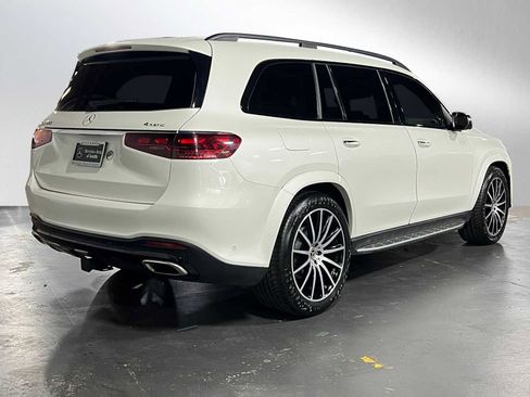 Used 2024 Mercedes-Benz GLS 580 4MATIC image 3