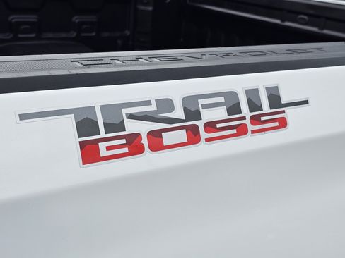Used 2023 Chevrolet Silverado 1500 LT Trail Boss AWD/4WD image 10