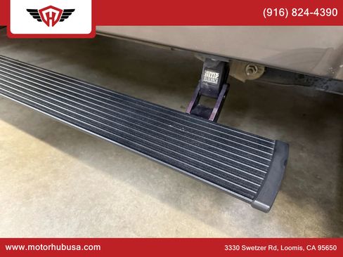 Used 2011 GMC Yukon Denali image 62