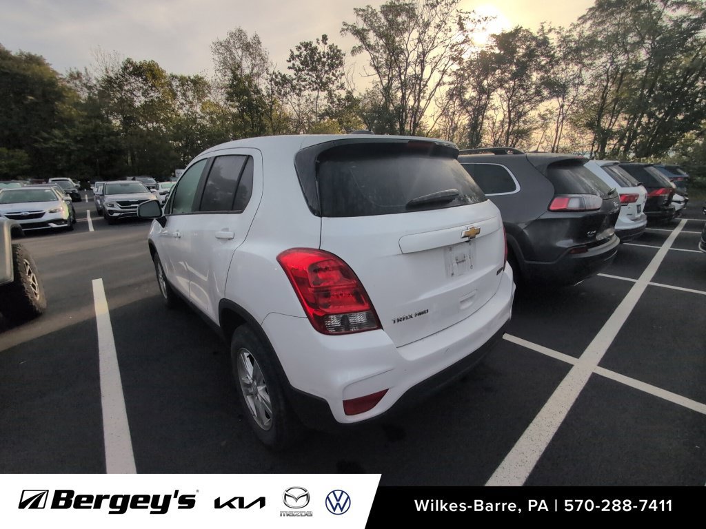 Used 2017 Chevrolet Trax LS AWD/4WD image 10