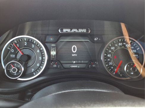 Used 2025 RAM 1500 Laramie image 16