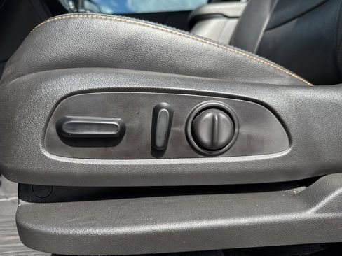 Used 2021 Chevrolet Equinox LT image 29